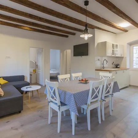 Apartment Bepi Komiza